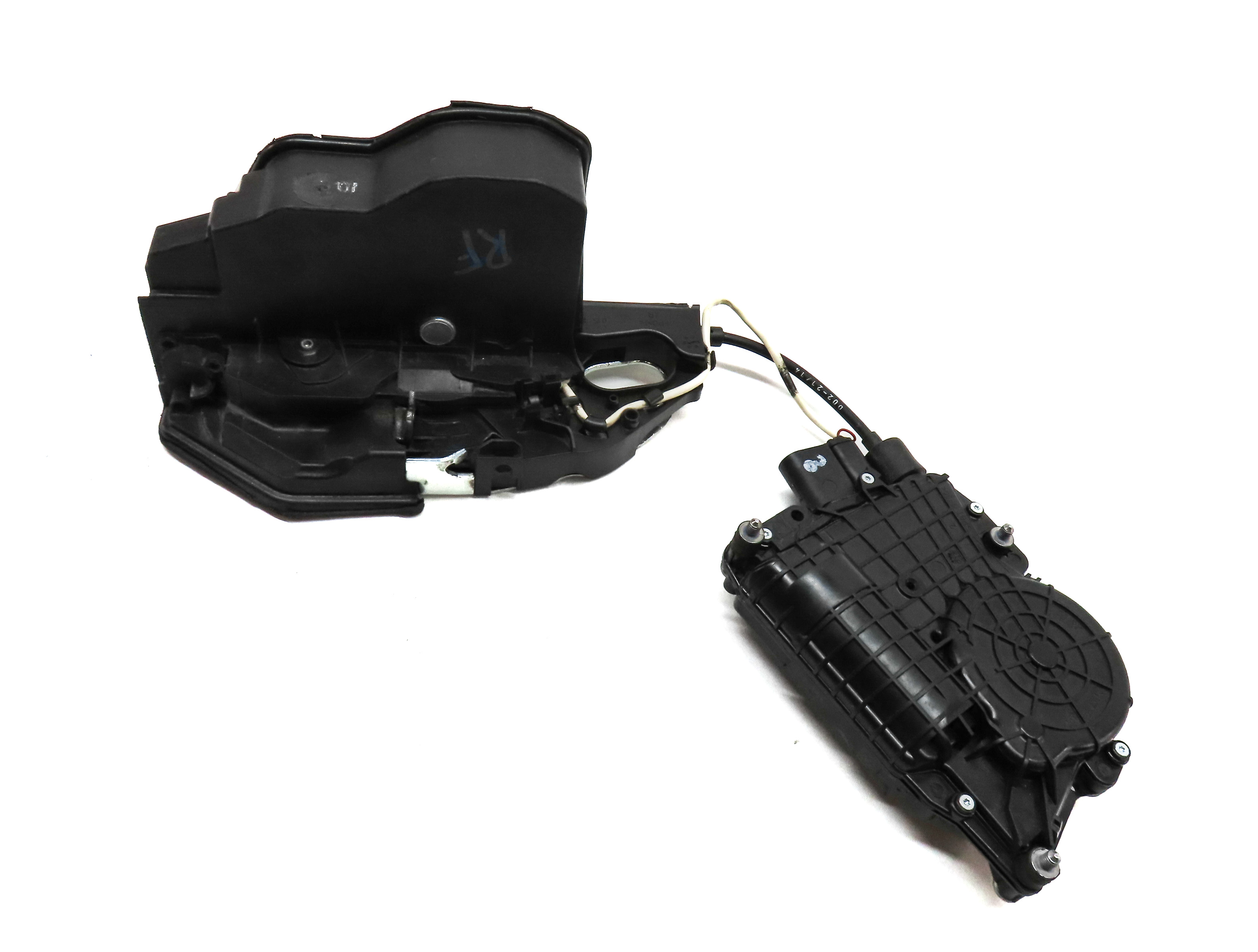 10-16 BMW 528i 535i 550i 750i 760i (F01 F10) RIGHT FRONT SOFT CLOSE DOOR LATCH — exact item pictured